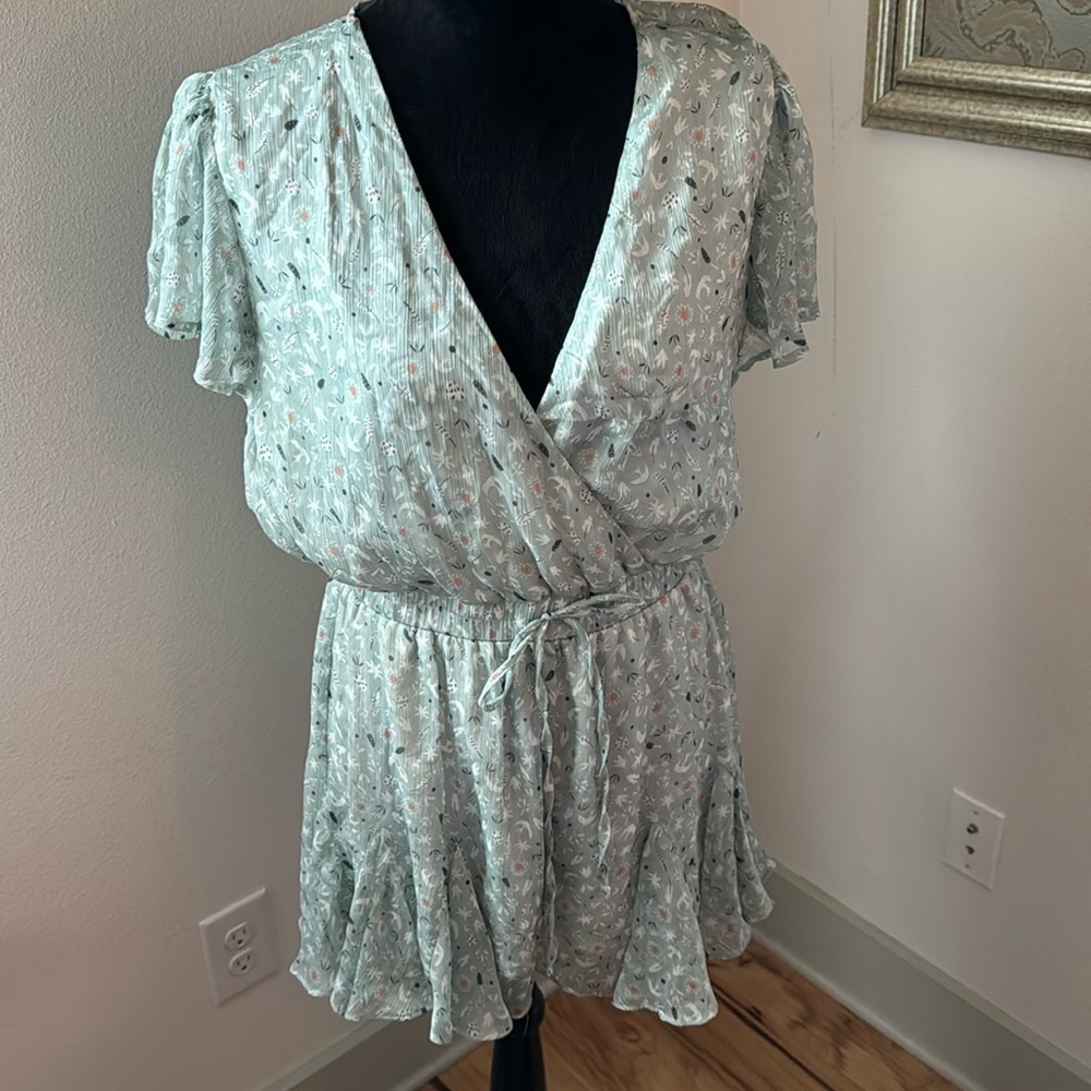 Millibon USA mint green print crossed front elastic waist flowy romper Sz‎ L